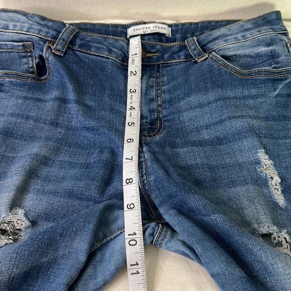 Encore Jeans Women's destructed high rise stretch skinny jeans. Size 11 - Picture 11 of 16